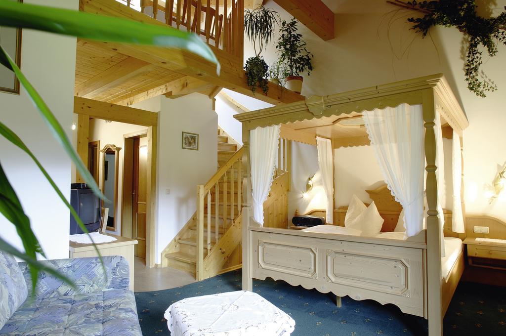 Familienhotel Moos-Alm Lienz Quarto foto